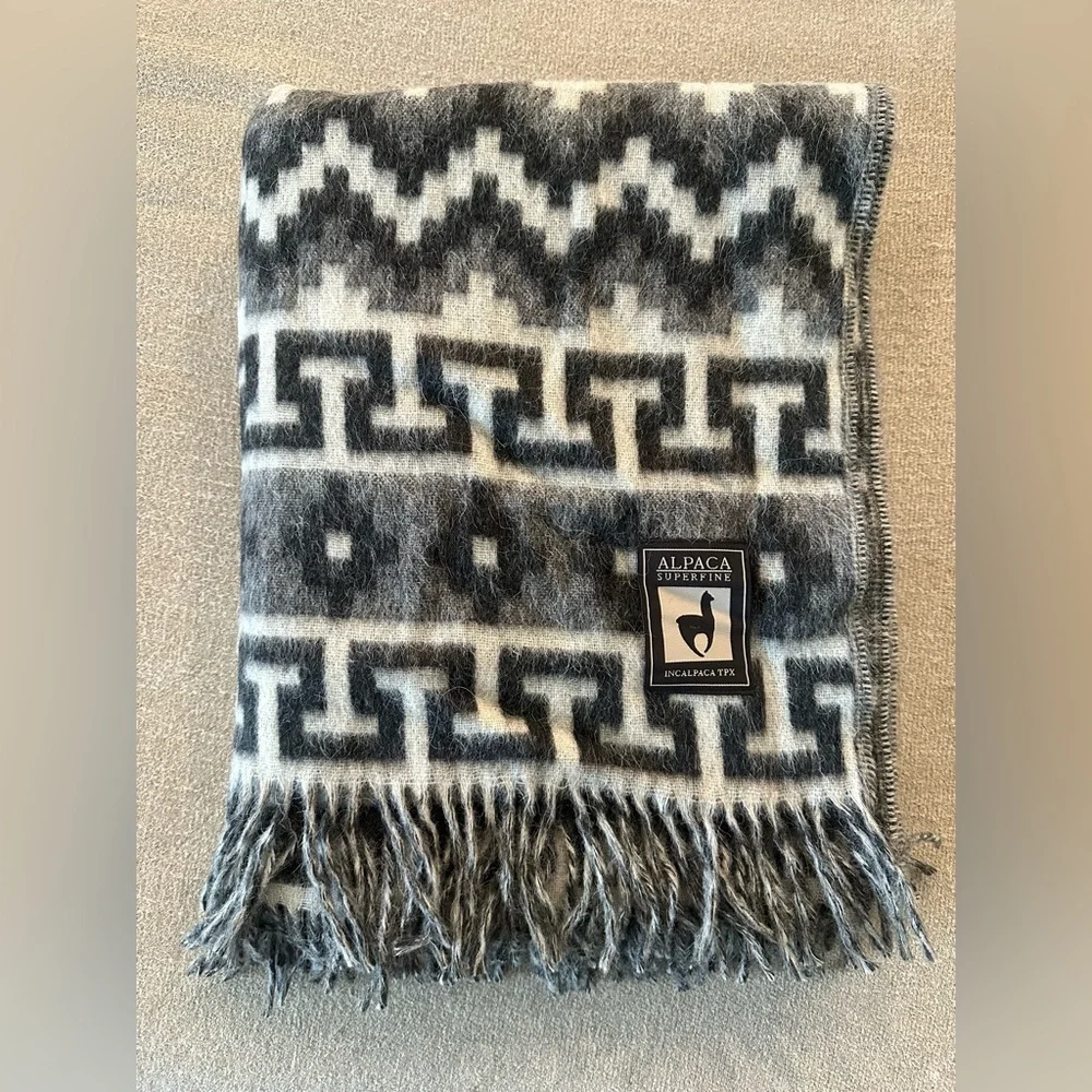 Alpaca Superfine Blanket Gray Andean Print with Fringe